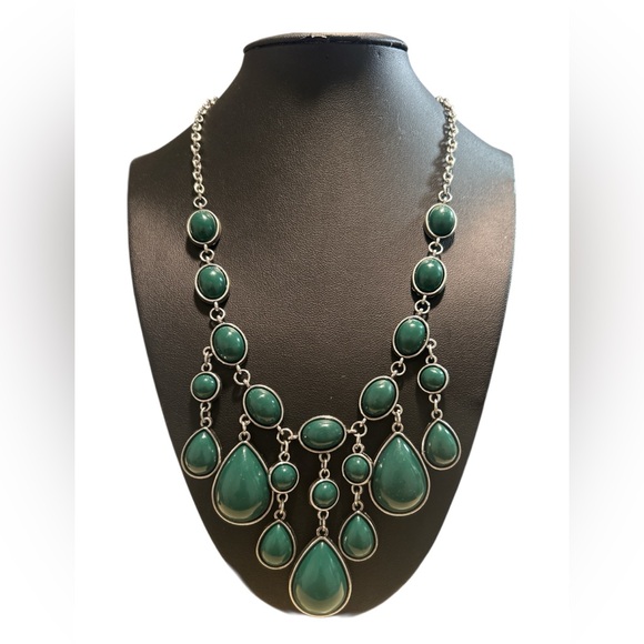 Paparazzi Elegant Dark Green Necklace and Bracelet Set - Picture 2 of 4